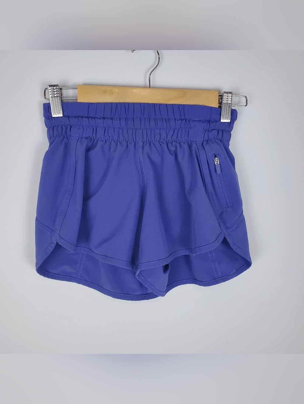 Lululemon Womens Tracker Short Size 4 - Picture 6 of 14